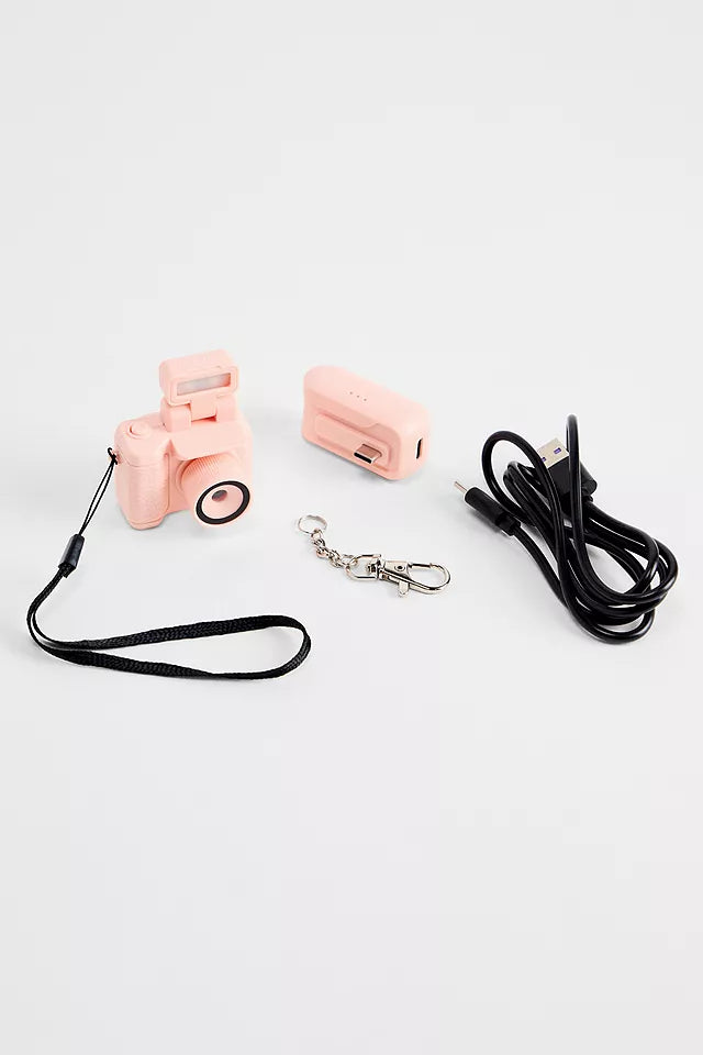 RetroSnap® – Mini Appareil Photo Numérique au Style Rétro + Carte Mémoire 32 Go OFFERTE, Crochet Mousqueton & Batterie Amovible (Autonomie Supplémentaire de 180 min)