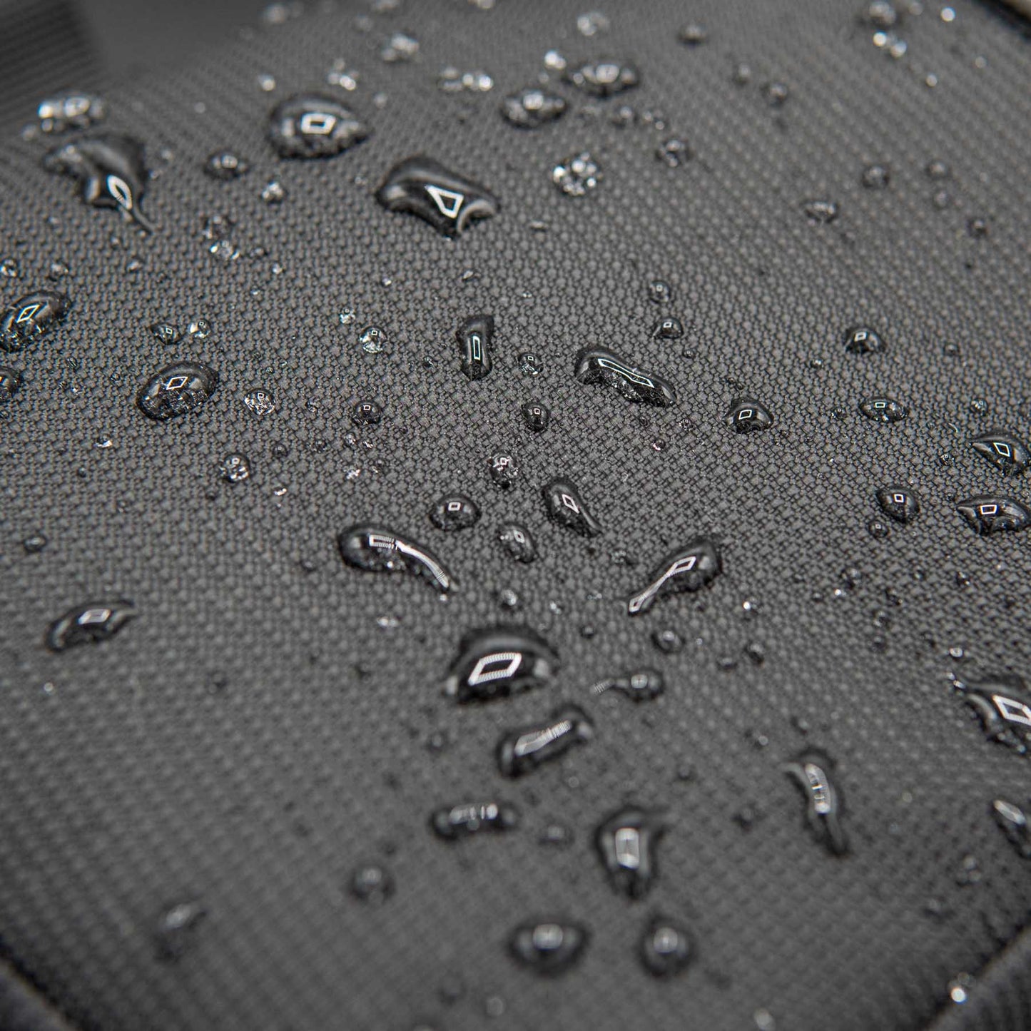 Marlen: The Elegant Anti-Theft Sling Designed for Travel